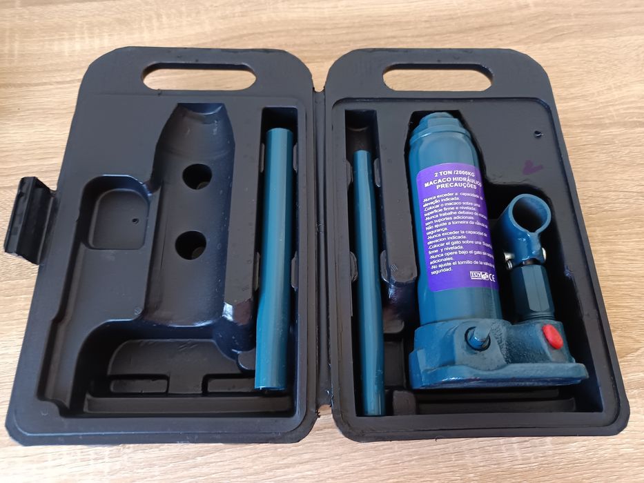 Cric hidraulic tip butelie Komayo 2 tone (2000 kg) + cutie de transpor