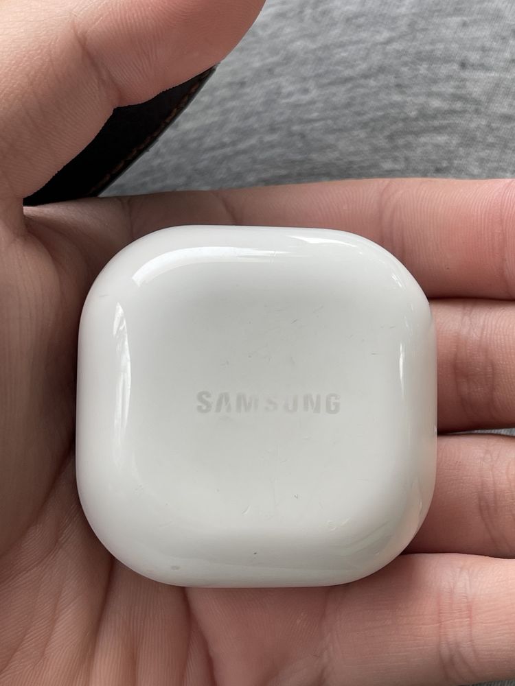 Продам Samsung Galaxy buds 2