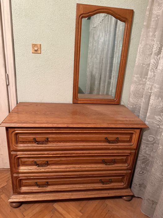 Mobilă veche ,canapea și fotolii baroc ,dormitor ,masă scaune !