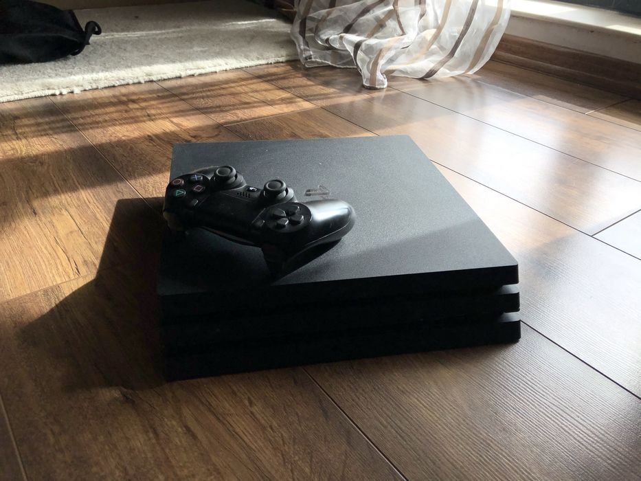 Playstation 4 Pro 1TB + Слушалки Trust + 3 игри подарък