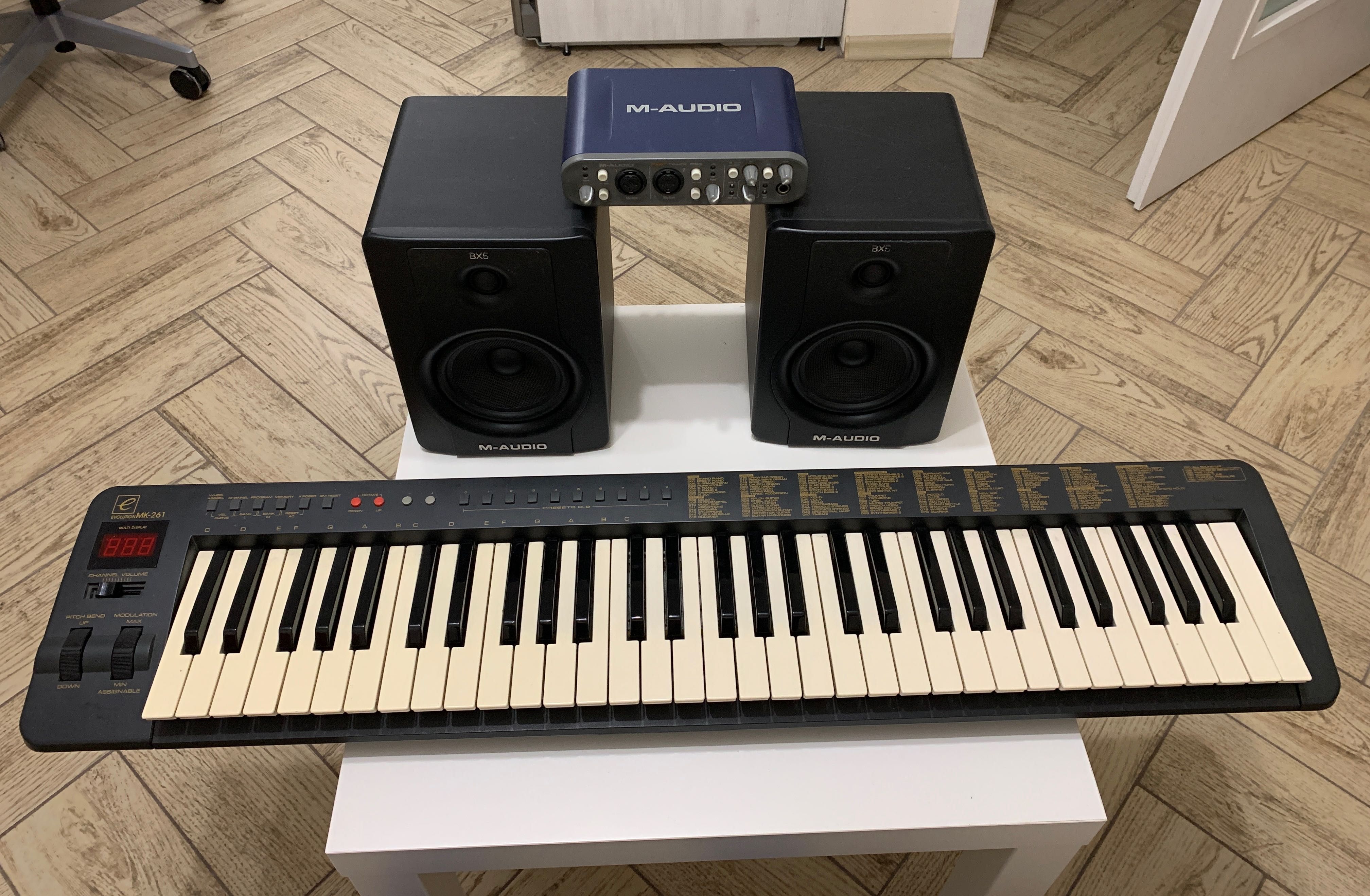 Домашно студио сет sound card keyboard studio monitors