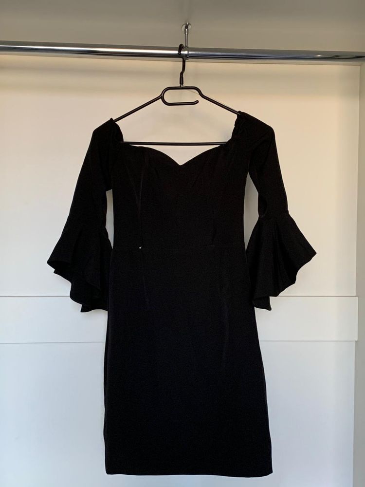 Rochie neagra elegantă