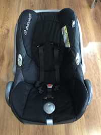 Бебешко столче  със стойка за кола Maxi-cosi