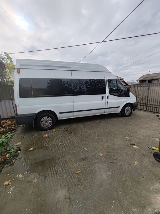 Vând Ford transit 8+1 varianta lungă și analta
