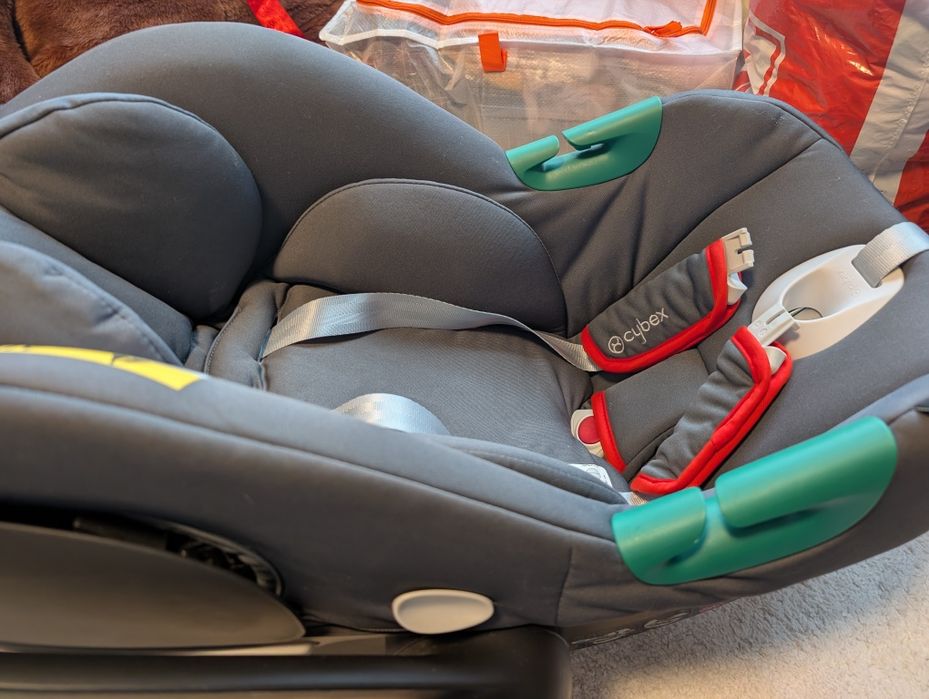 Бебешко столче за кола Cybex Aton B2 i-Size + Isofix база