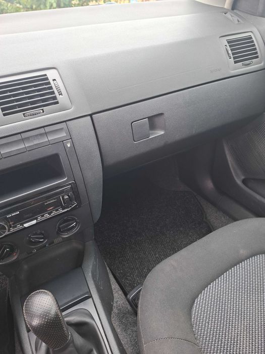 Продавам шкода фабия