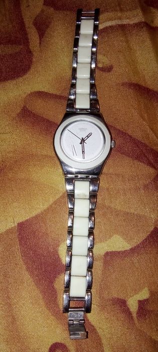 Продавам часовник swatch Swiss iRONI