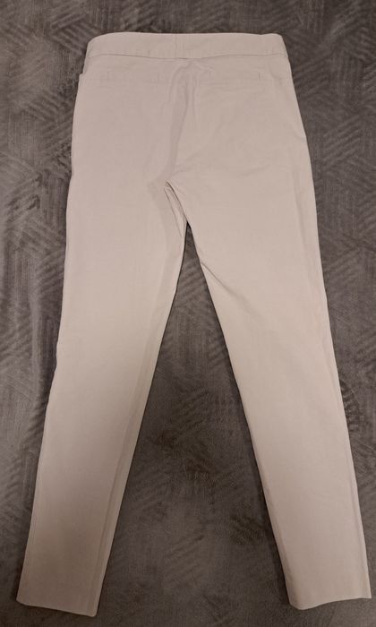 Pantaloni marimea 34 maje
