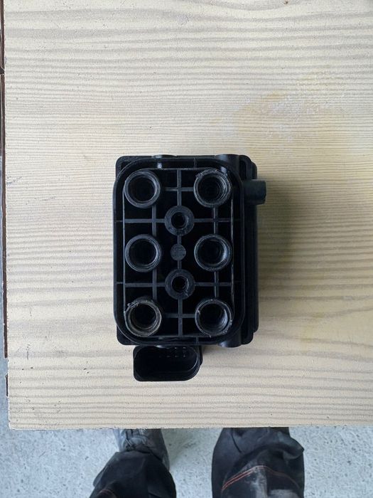 Клапанен блок за въздушно окачване