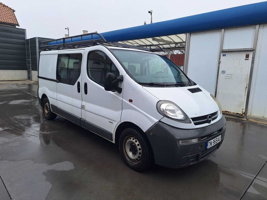 Microbus autoutilitara Opel Vivaro
