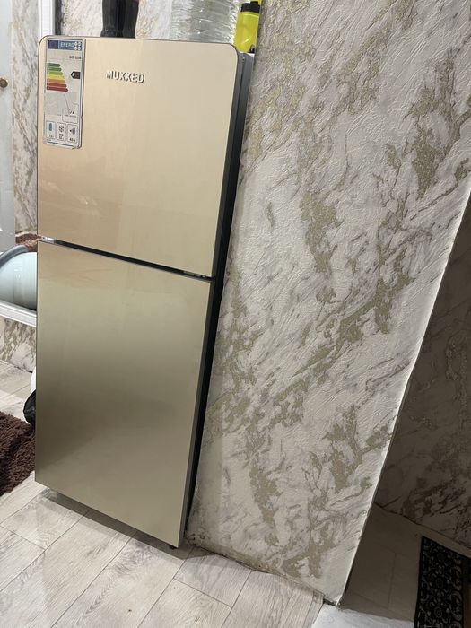 Срочно цена на два дня продаю хороший холодильник