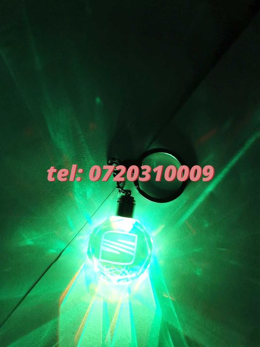 Promo Breloc Din Sticla Cristal Led 6 Culori Seat Logo Sau Alte Auto