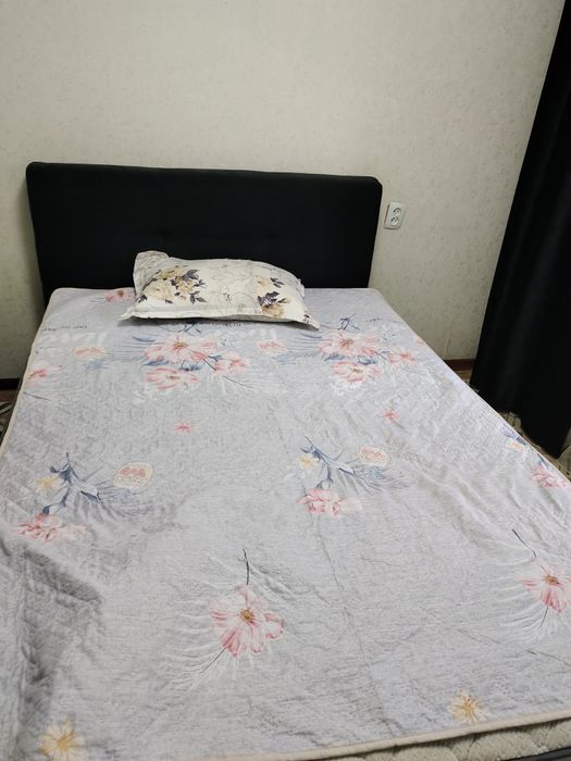 Продам кровать 140/2м