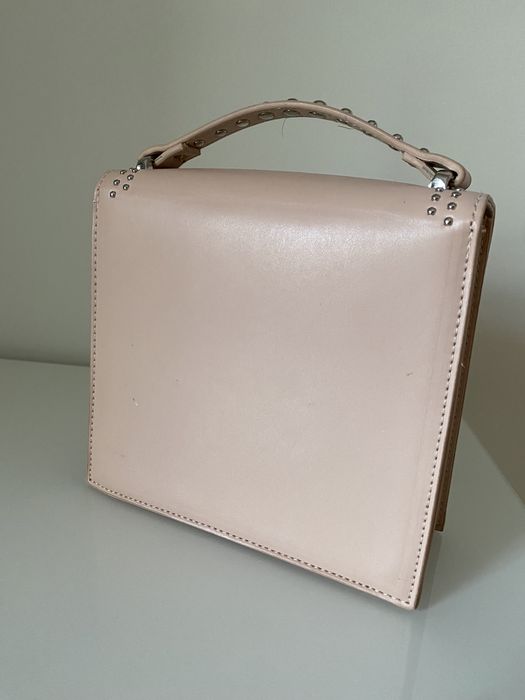 Geanta Bershka roz pudrat cu lant detasabil