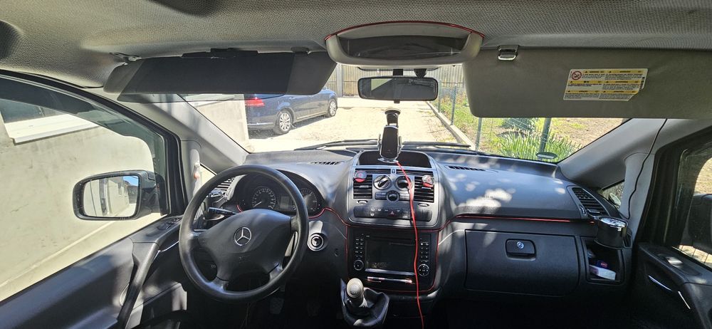 Mercedes- Vito 8+1 locuri