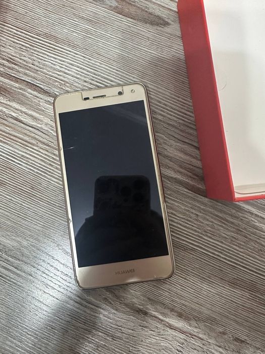 Телефон Huawei Y5