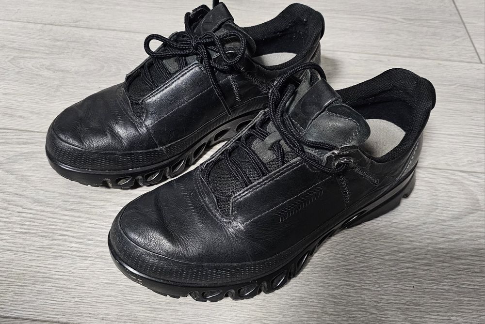 Ghete barbati piele