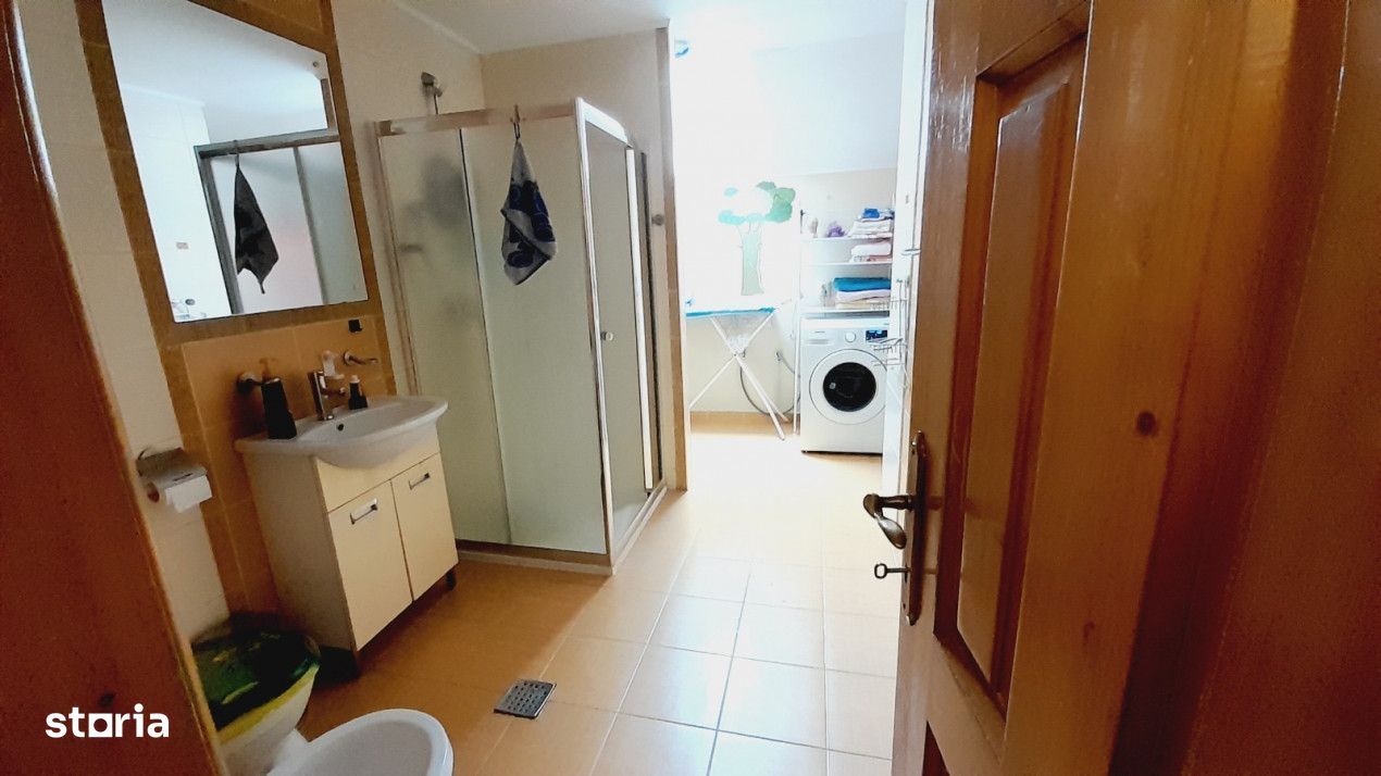 Casa 5 camere, D+P+M, ultracentral, zona deosebita, Campina, Prahova