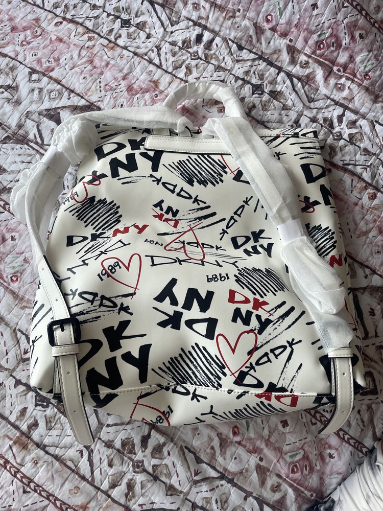 Кожна чанта DKNY