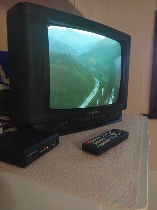 Портативен цветен телевизор Самсунг
