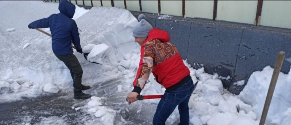 Уборка территории, копка ям, траншей