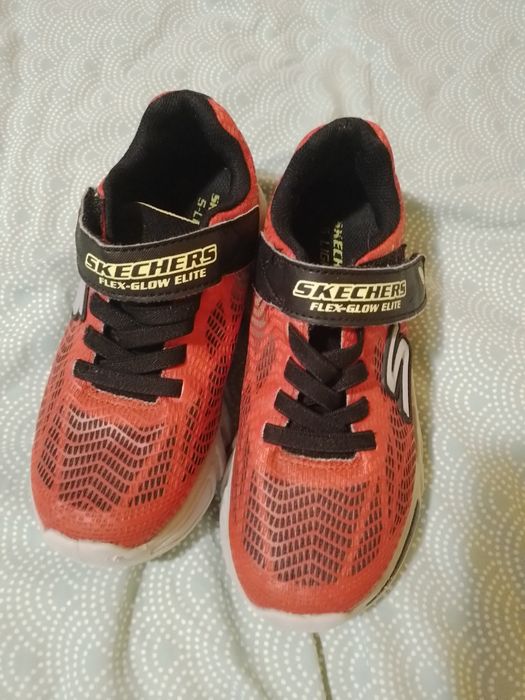 Adidasi baieti impecabili