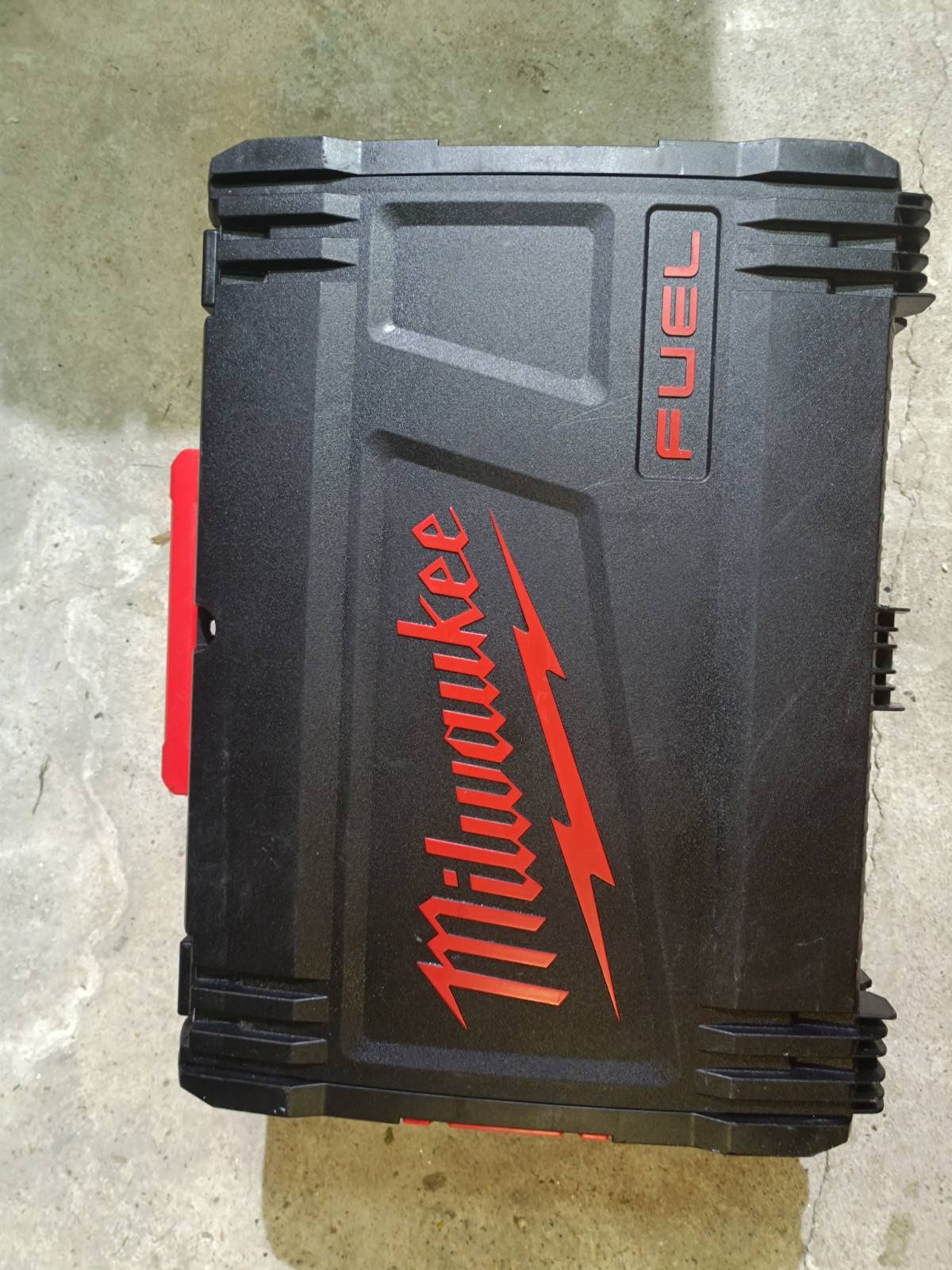 Пистолет за пирони Milwaukee M18 FN18GS