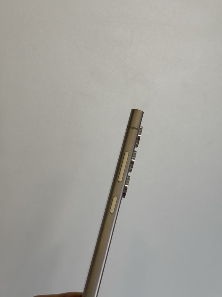 Продавам перфектен Samsung S24 ULTRA