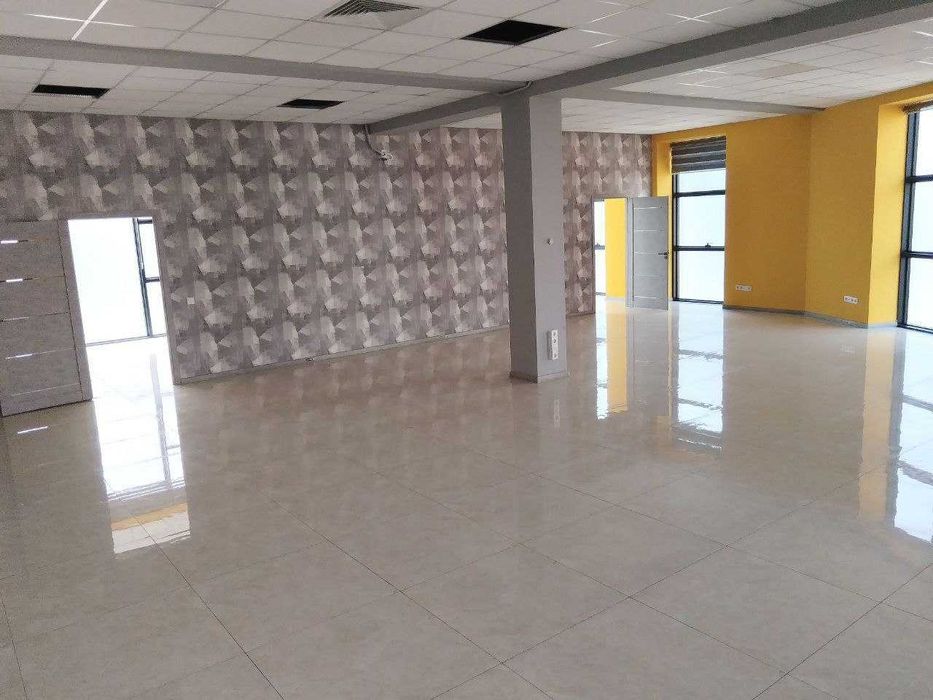 Помещение в Бизнес центре (на 2 этаже) West Minster  900 кв.м