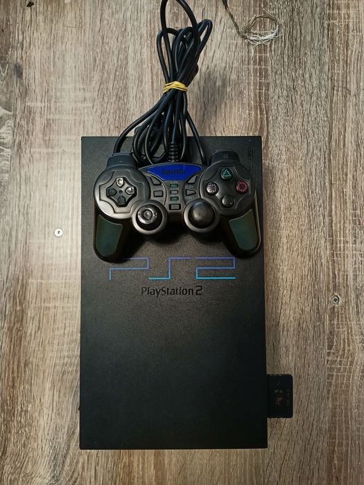 PlayStation 2 – Stare excelentă, complet echipat