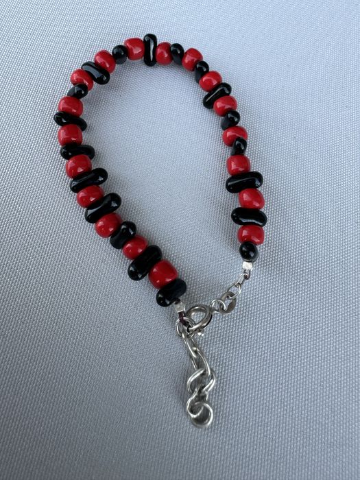 Bratara din coral rosu, onix si argint