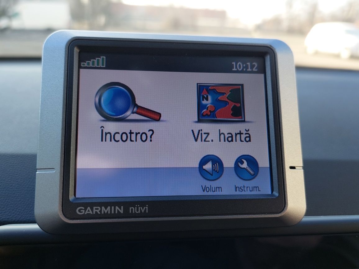 Navigatie Garmin Novi 200 + incarcator + suport parbriz - 150 lei