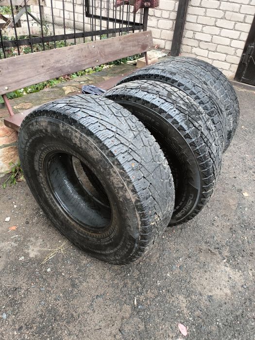 Продам шины комплект