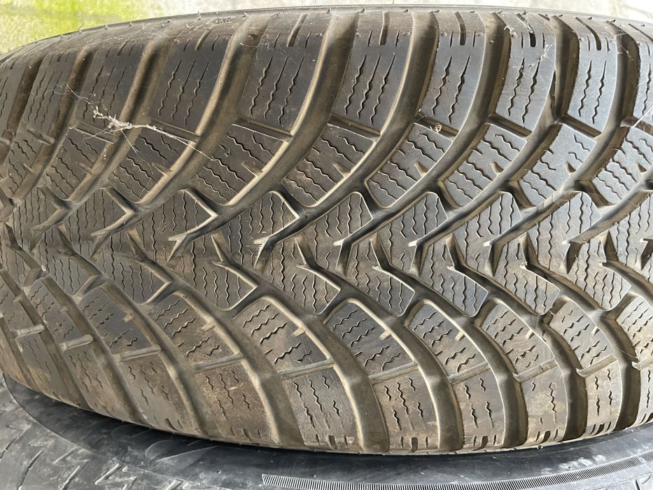 Гуми за кола 225 65 17 Falken