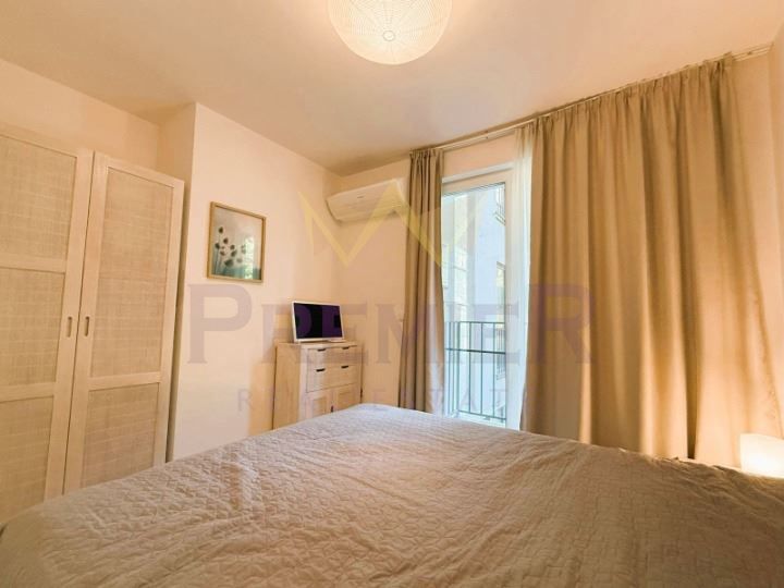 Дава се под наем Тристаен апартамент в Варна, Център - 95 кв.м за 1000 € - Снимка #5