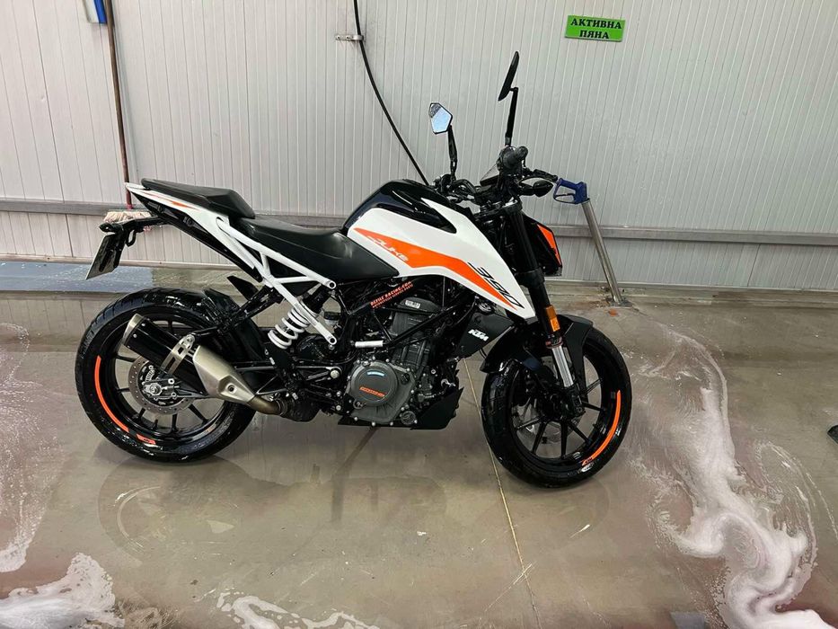 KTM DUKE 390 2022 в отлично състояние