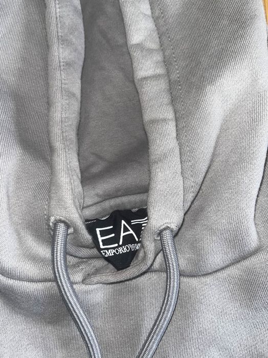 EMPORIO ARMANI оригинален суичър.