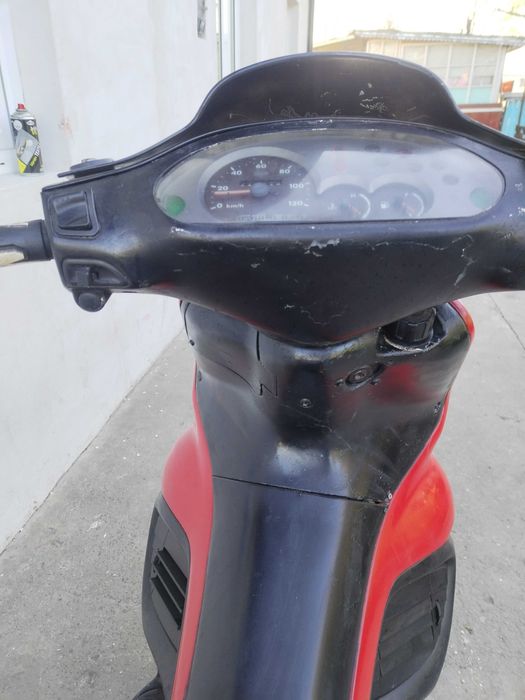 Vând scuter GILERA RUNNER care funcționează perfect.