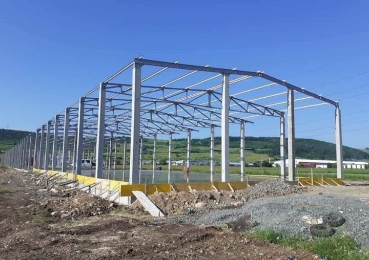 Vand hală metalică 7 m lățime 15 m lungime cu 4 m înălțime din profil