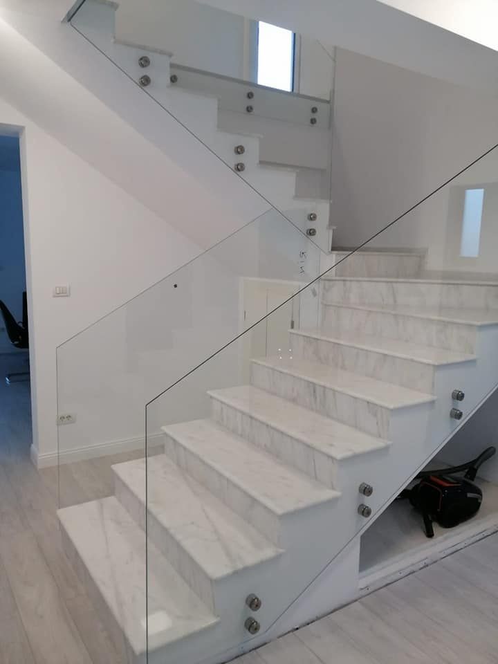 Montaj uși interior–uși culisante, filomuro, sticlă, compartimentari