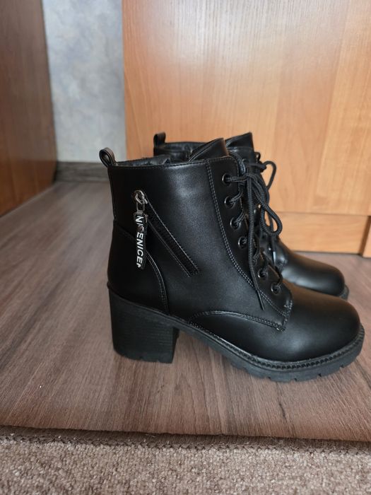 Продам ботинки новые