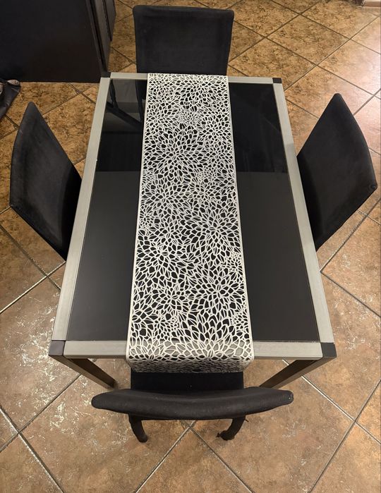 Masa fixa + 4 scaune