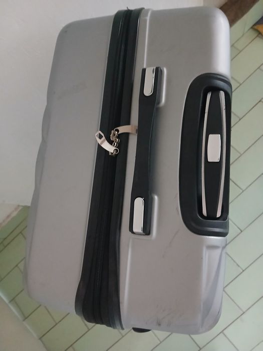 Куфар на колелца