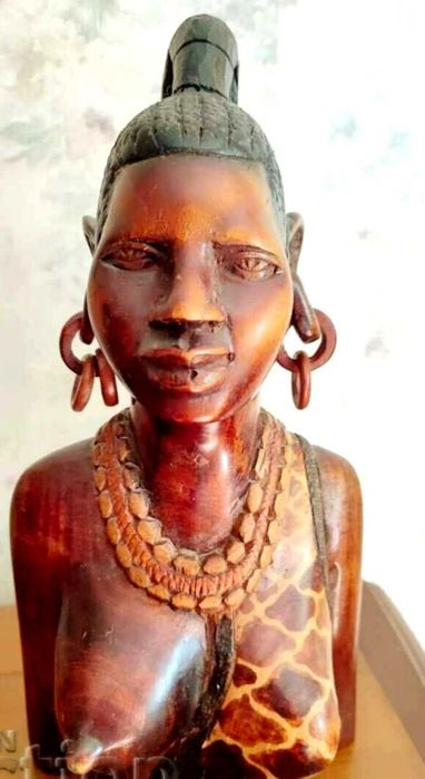 Африкански скулптури, Масивно АБАНОСОВО ДЪРВО