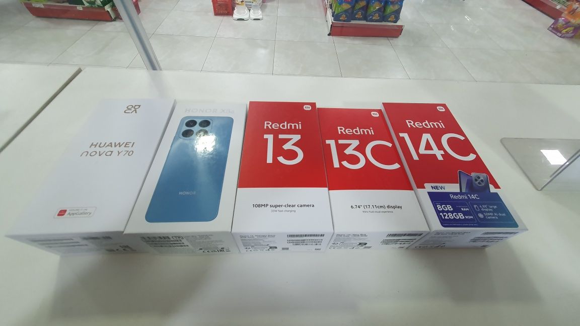 Yangi telefonlar. 1 yil rasmiy kafolatga ega