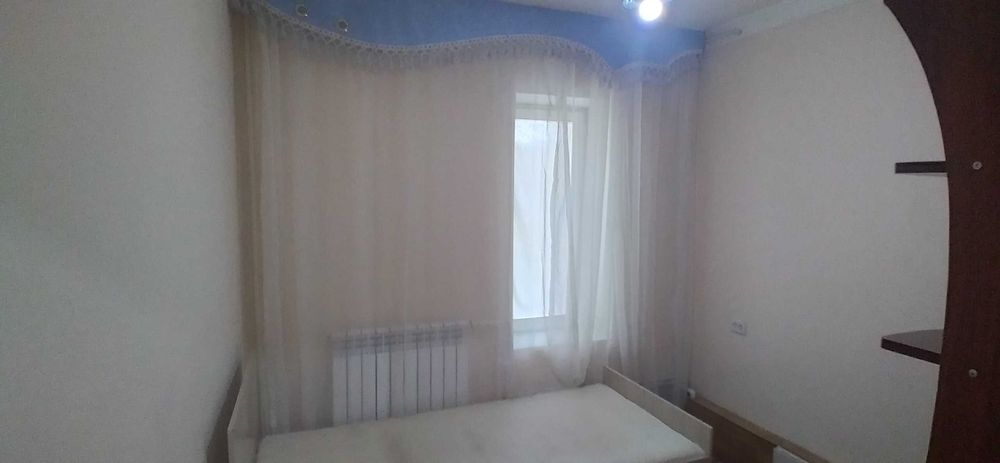 Продам квартиру 3/2/4 Ц-13 улАбая метроА.Навои