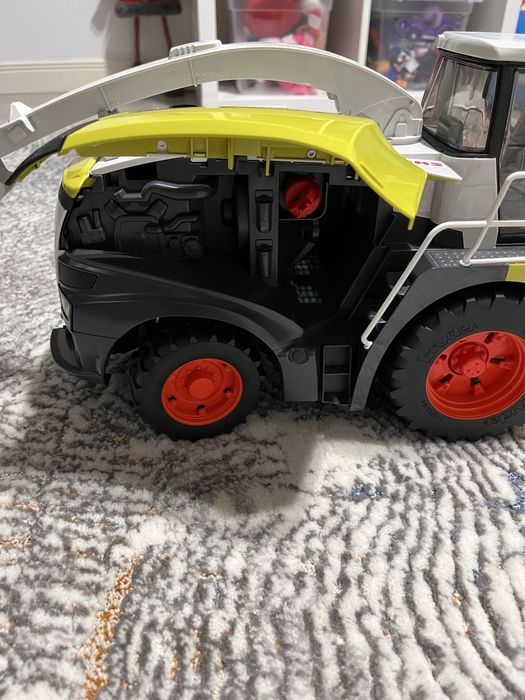 Combină Bruder de jucarie