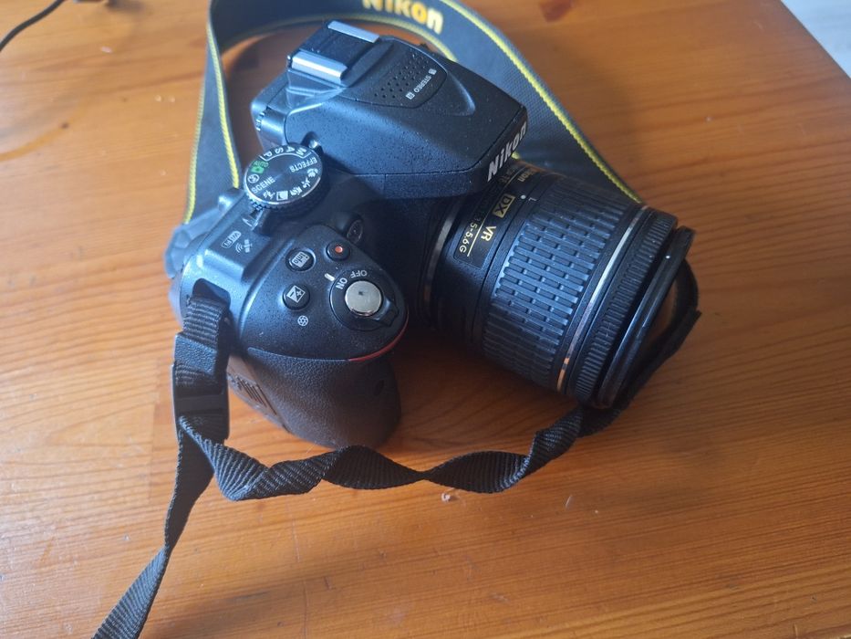 Nikon D5300 si obiectiv 18-55