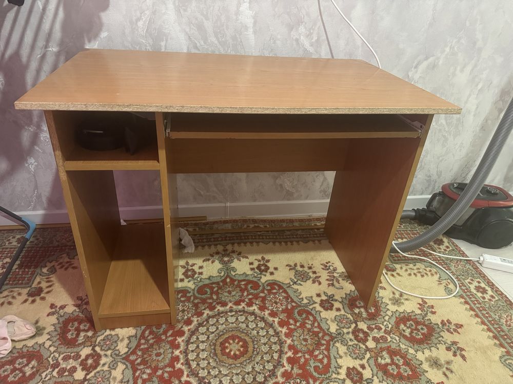 продам стол компьютерный
