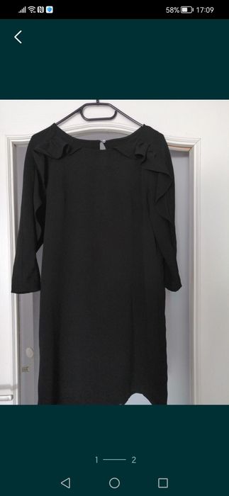 Къса черна рокличка